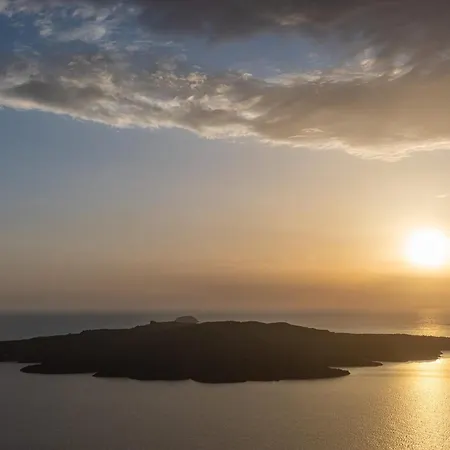 Magical Santorini - 1 Bedroom - Nereid - Beautiful Sea Views And Private Jacuzzi - * Fira (Santorini)